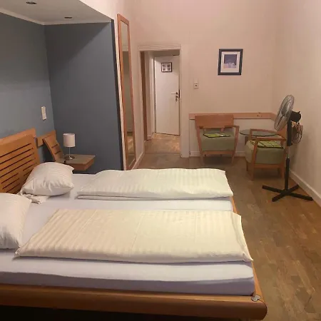 Отель Restaurant Frankenturm 3*